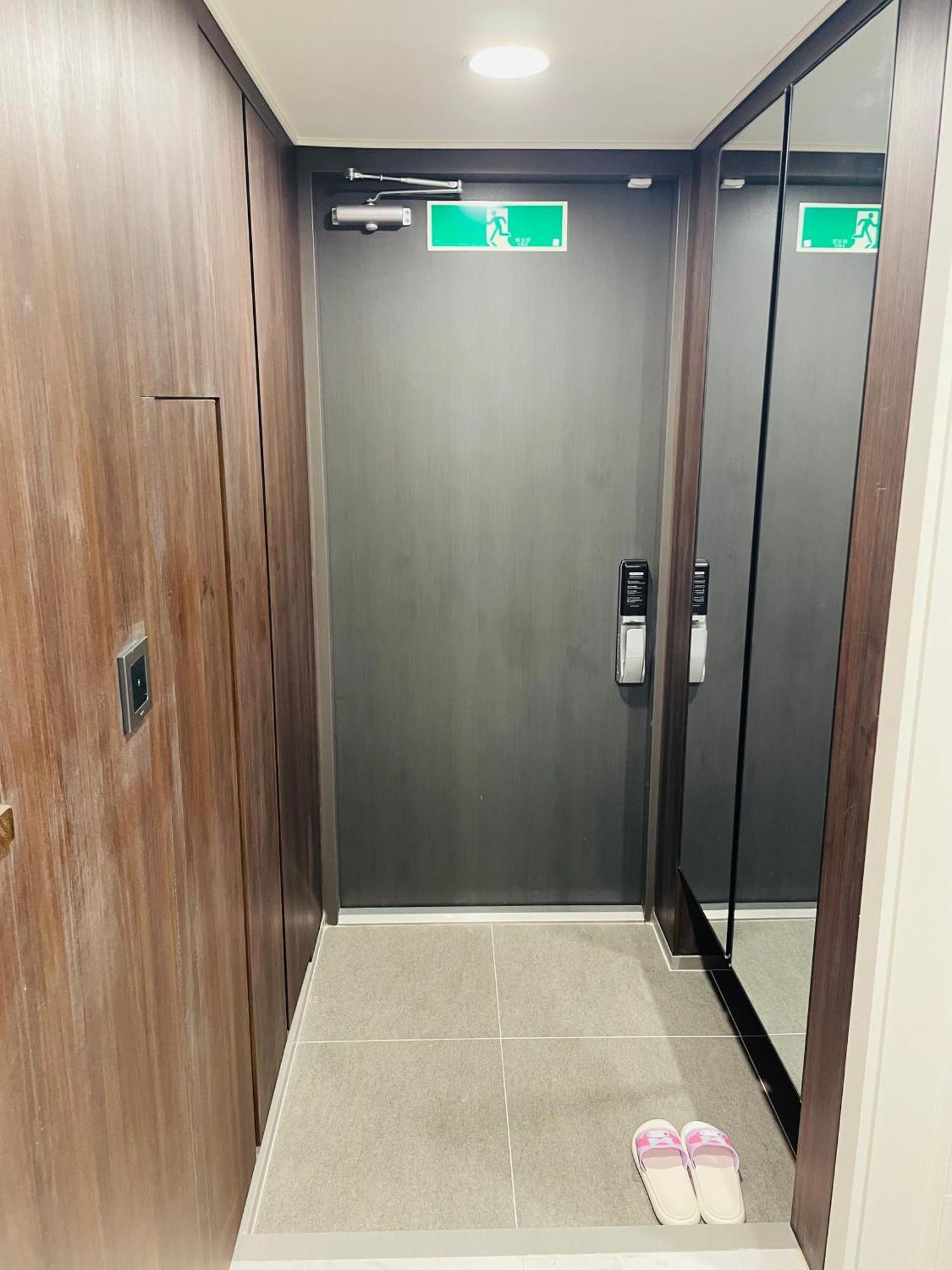Apartment The Better In Ddp, Euljiro Seoul